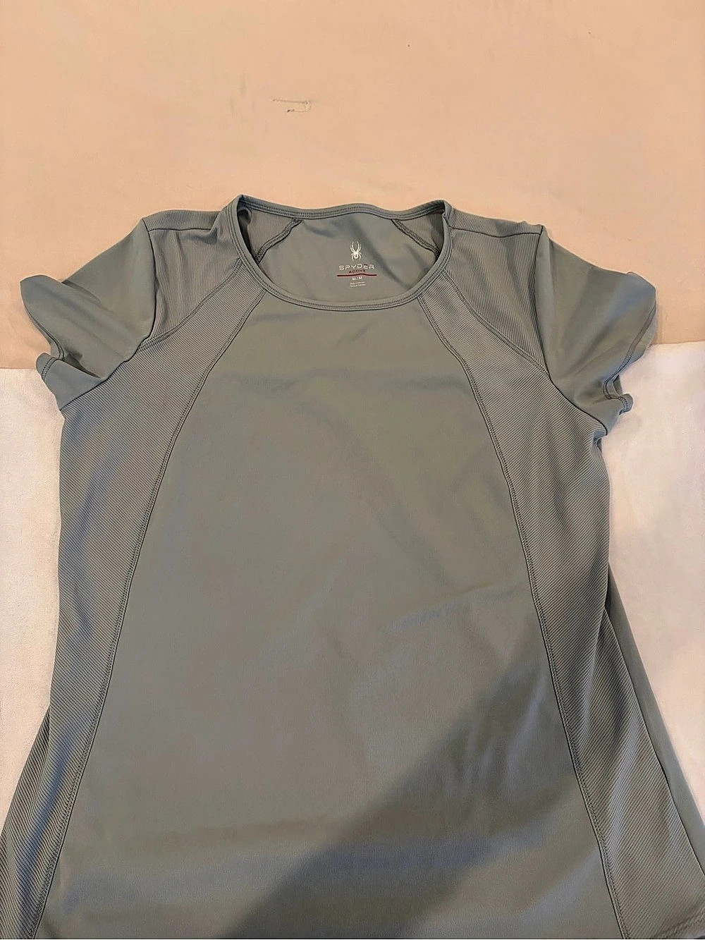 Spyder Active Athletic Short Sleeve Top in Green Like New